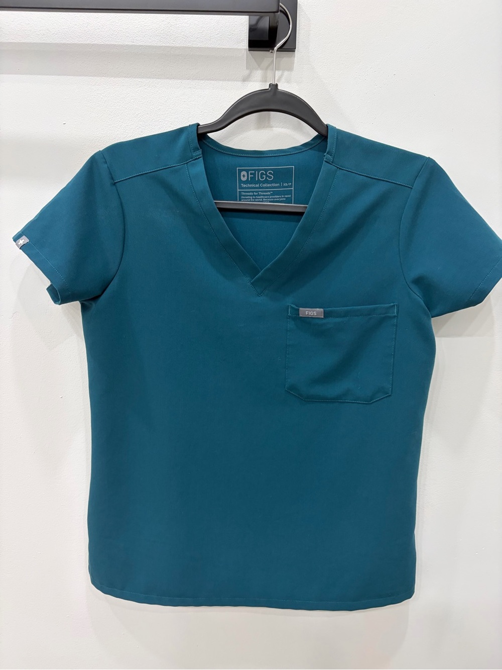 Figs Caribbean Blue Catarina Scrub Top — Technical collection SIZE XS PETITE - Picture 1 of 3